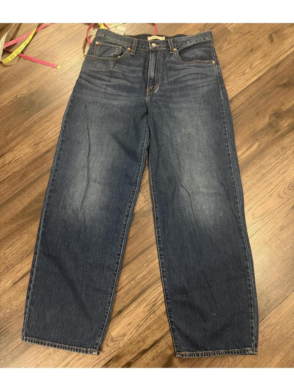 NWOT Levi’s Dark Denim Distressed Baggy Dad Jean sz 30